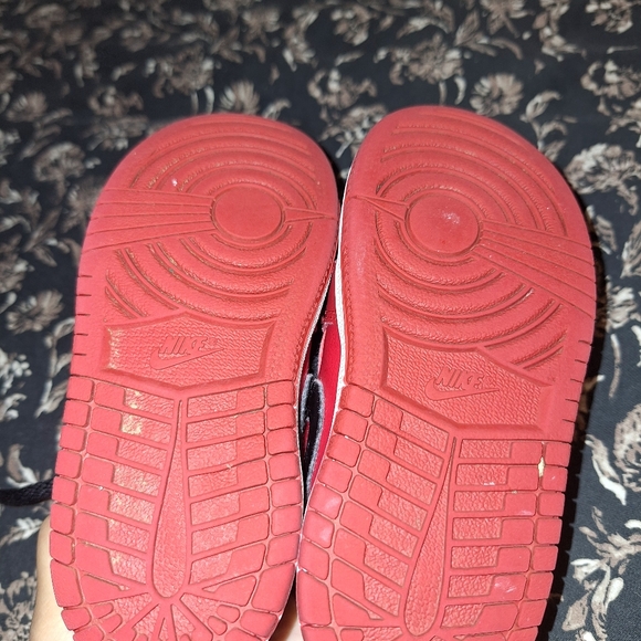 Toddler Jordan 1 mid - Picture 7 of 8